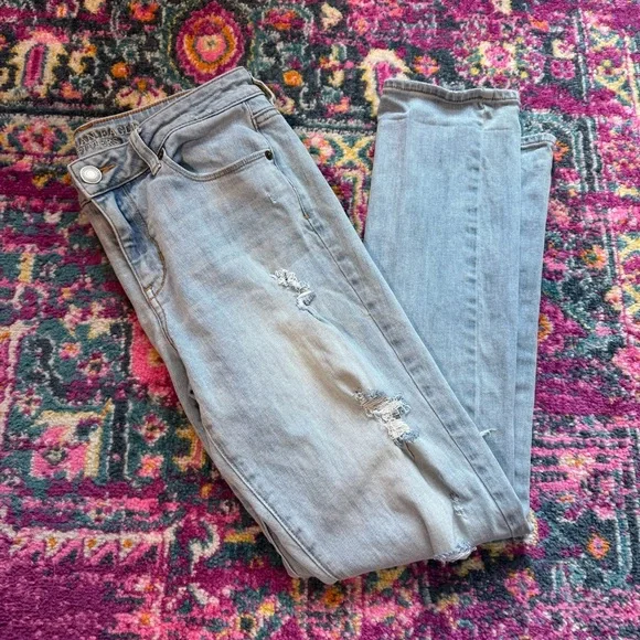 American Eagle Outfitters Light Blue Distressed Skinny Jeans - Picture 2 of 3